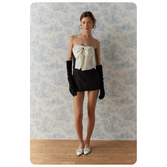 NWT Kimchi Blue Urban Outfitters Emery Black Oversized Ivory Bow Strapless Mini - Picture 3 of 9